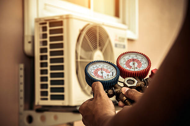 Professional Ac Installation technician working in Bunker Hill, IL